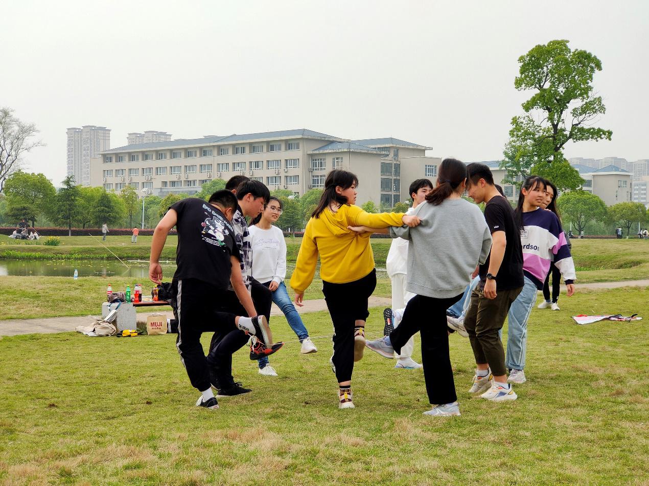 西西网音乐_西西cf网_cf西西游戏网